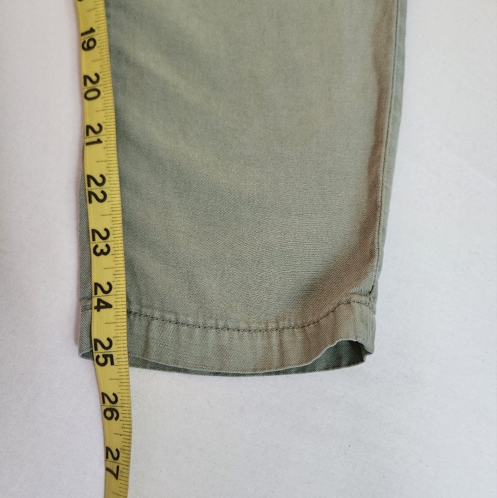 AG Adriano Goldschmied The Evan relaxed pleated trousers green crop cropped 25 - Picture 12 of 14